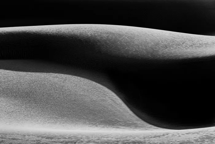Photolovers: Die Kunst des Sandes in Schwarz und Weiß