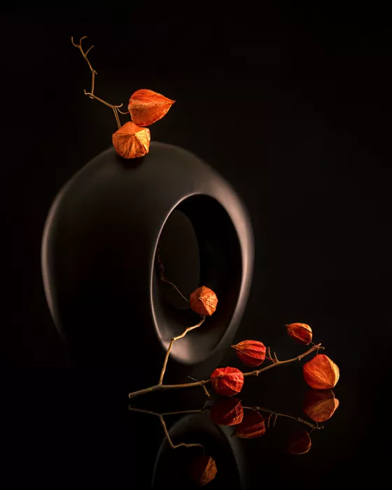 Luo, Louie: Red and Black