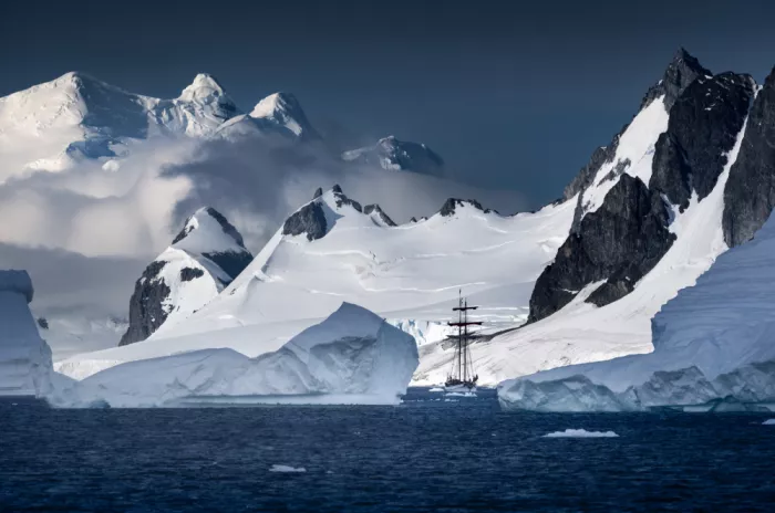 Nienartowicz, Karol: Gerlache Strait
