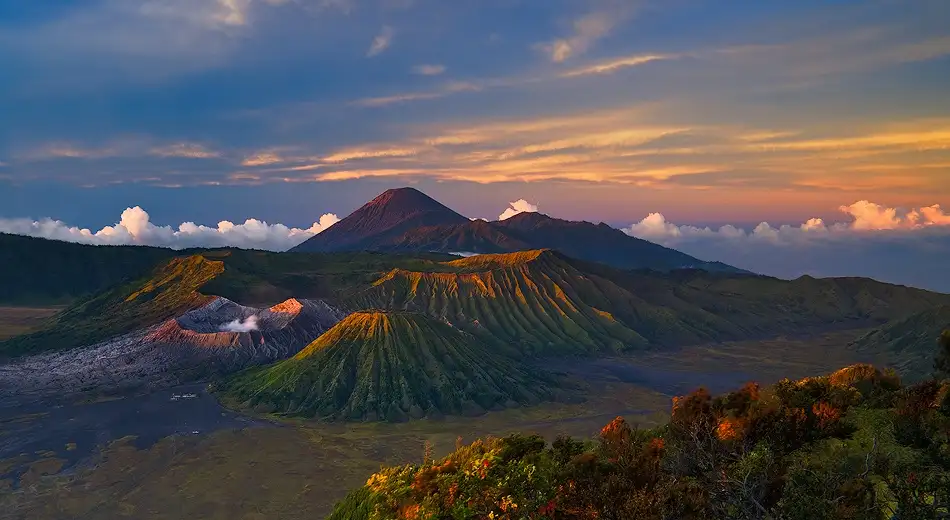 Wrobel, Karsten: Volcano Dawn