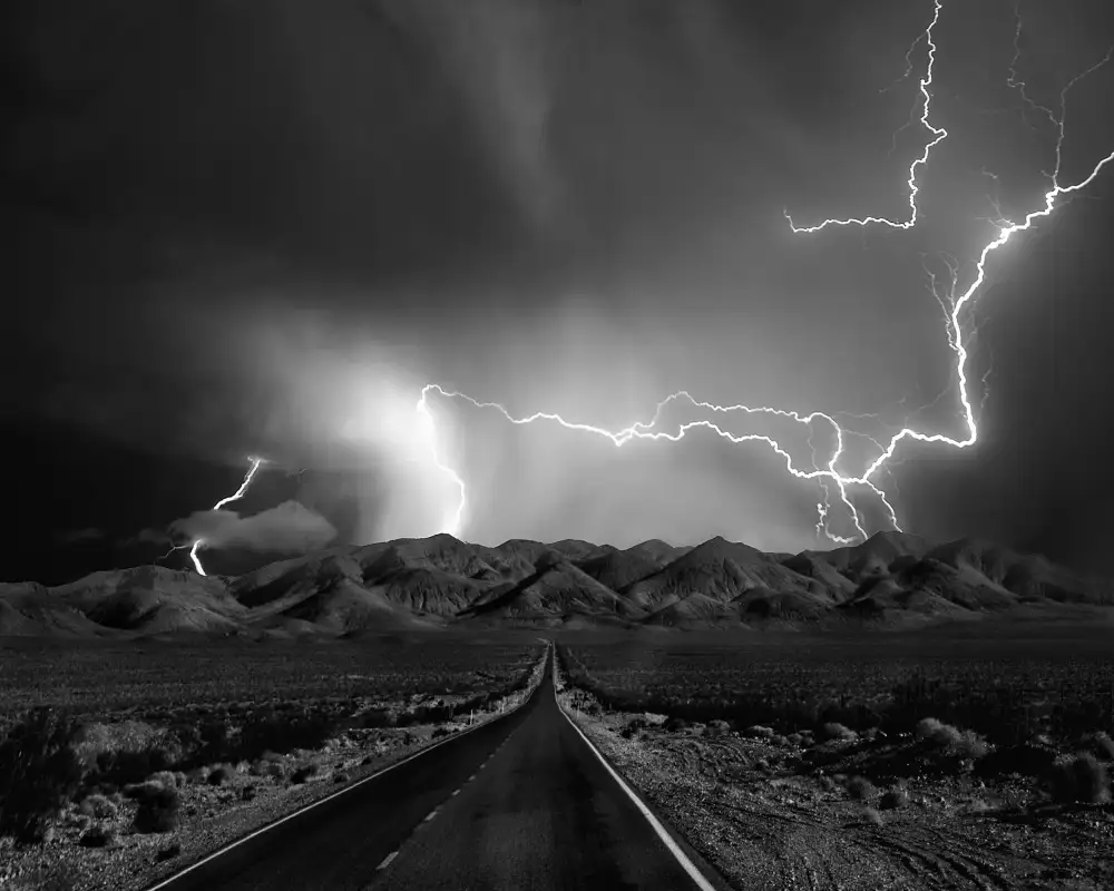 Yvette,,,, Depaepe,,,,: On the Road with the Thunder Gods