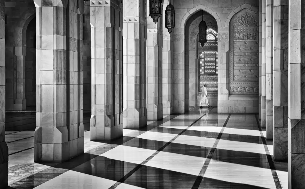 Gasperlin, Izidor: Shadows in the mosque