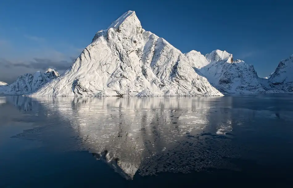Luca, Liloni: The White Mountain In The Blu