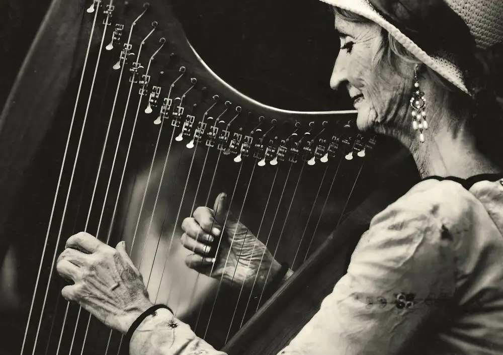Ariel, Ariel: Playing the Harp