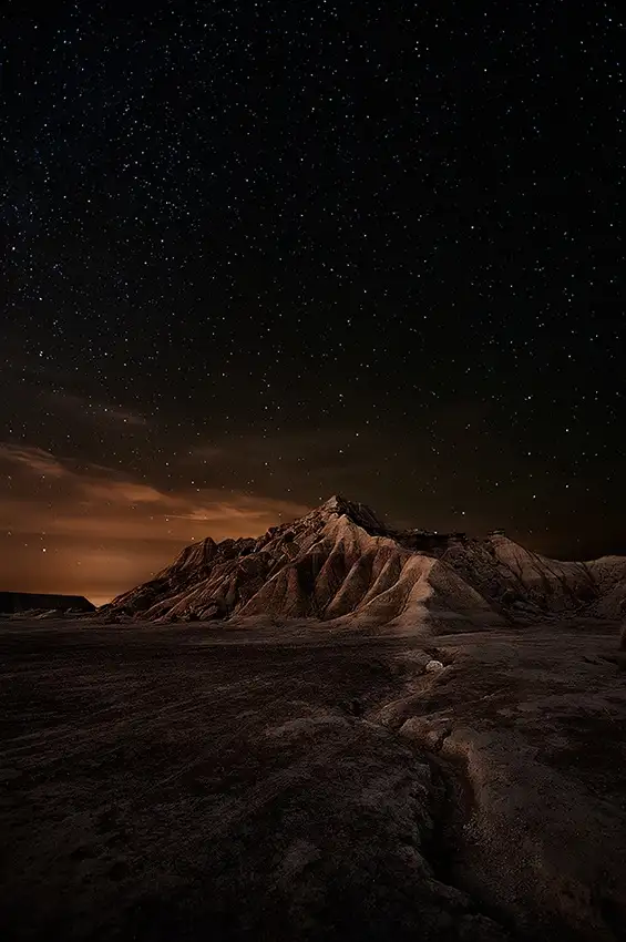 Castan, Martin David: Earth broken