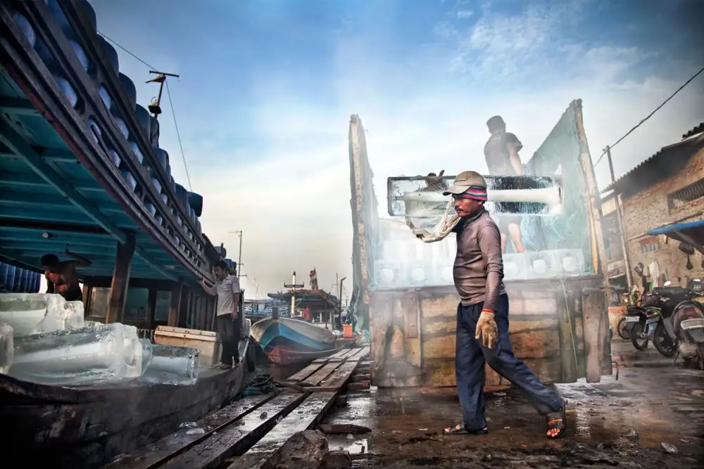 Sulistiawan, Hari: bloccare il lavoratore del ghiaccio