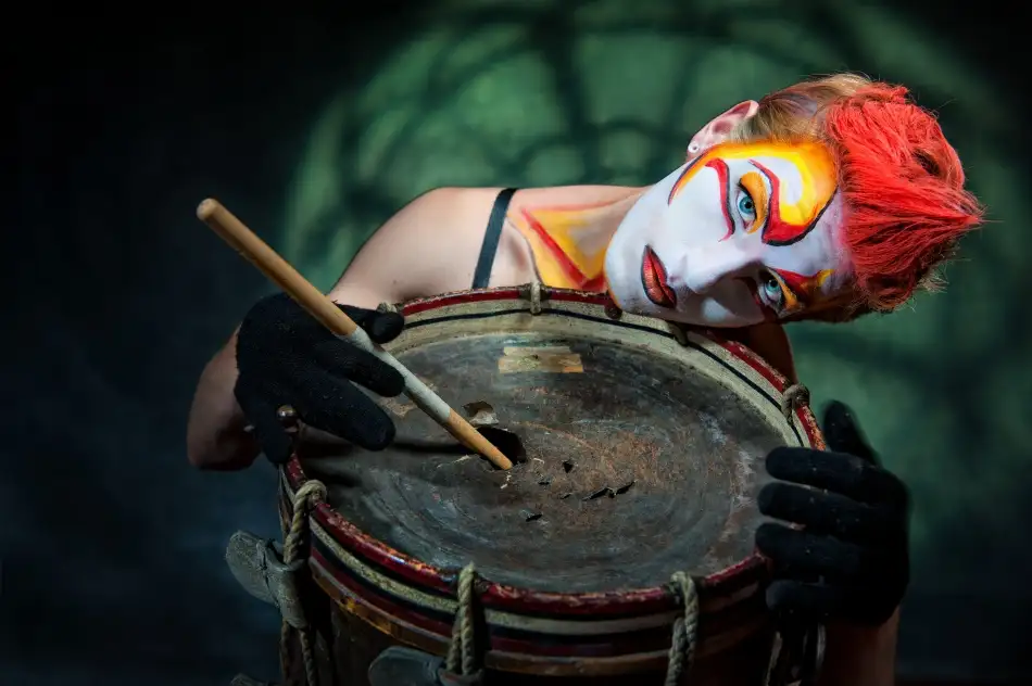 Galon, Derek: Silent Drummer