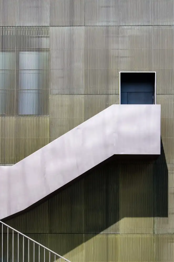 Castro, João: Door to nowhere