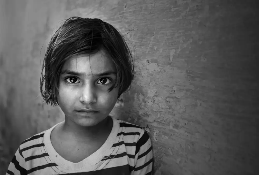 Al-Nasser, Nasser: Big eyes