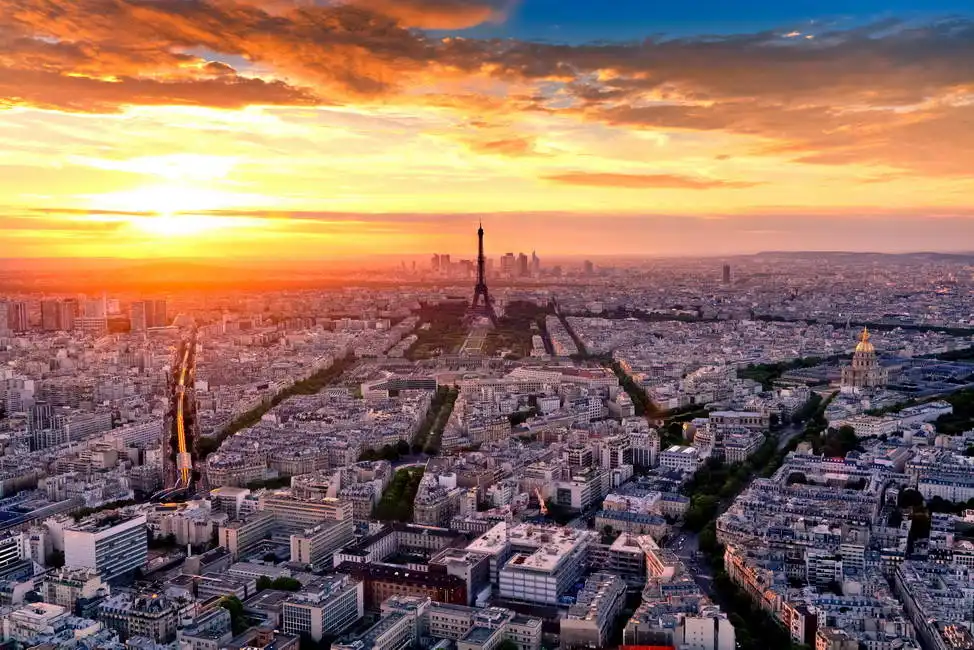 Unknown: Aerial view of Paris at sunset