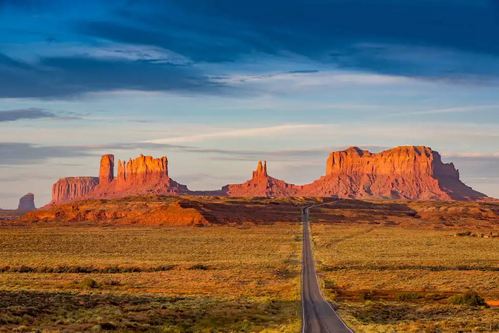 Unknown: Sunrise over Monument Valley in Arizona, USA