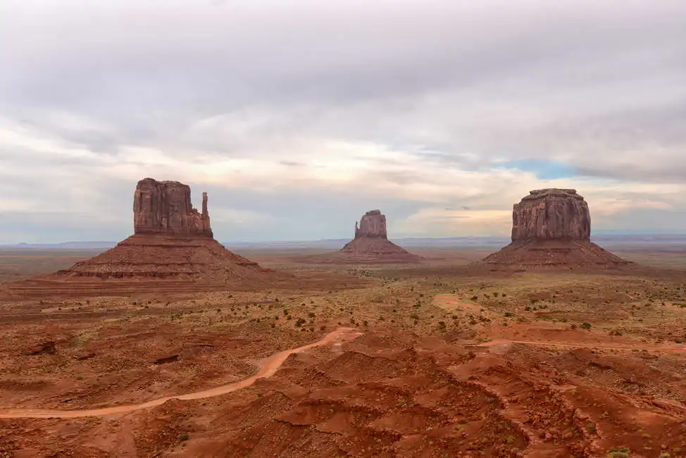 Neznámý: Monument Valley, oblaky