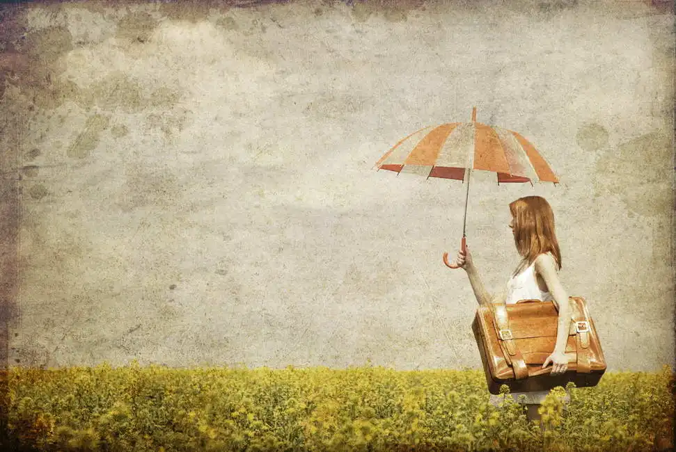 Unknown: Parapluie et valise