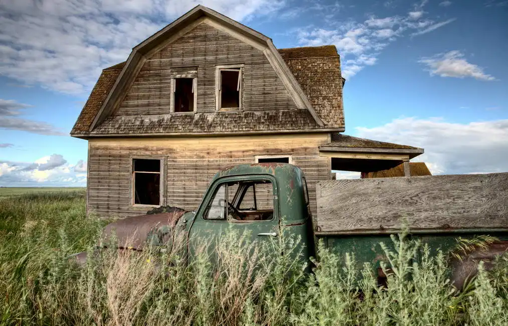 Unknown: Abandoned farmhouse, Saskatchewan, Canada