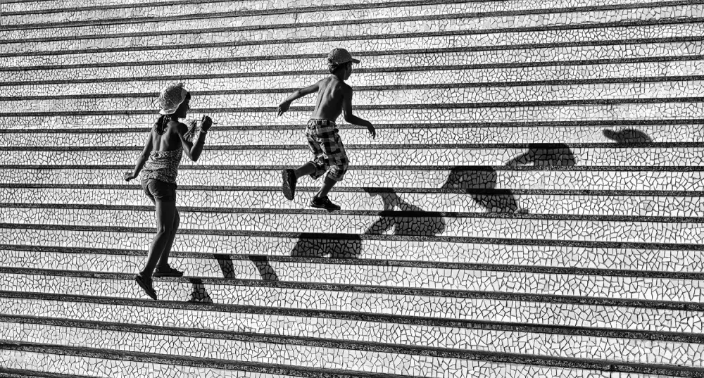 Duran, Luis Juan: On the stairs .