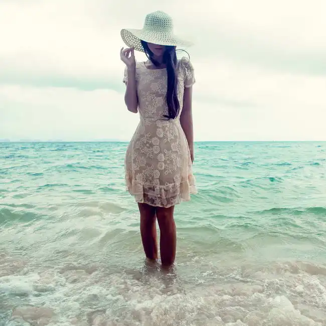 Unknown: Girl in the sea