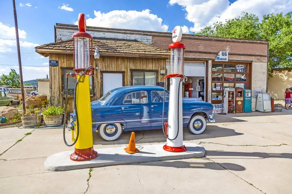 Unknown: Retro filling station, Route 66