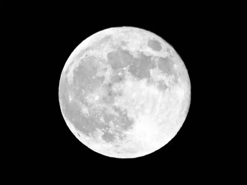 Unknown: Luna piena