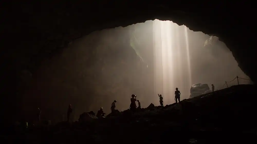Song, Gunarto: Light from the Heaven