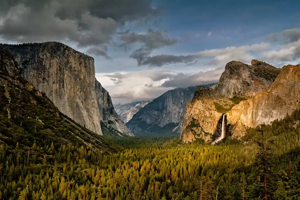 Unknown: Tramonto sulla valle dello Yosemite