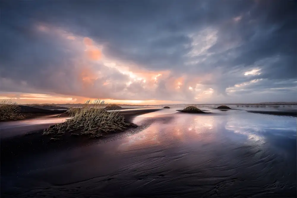 Castan, Martin David: Black sand