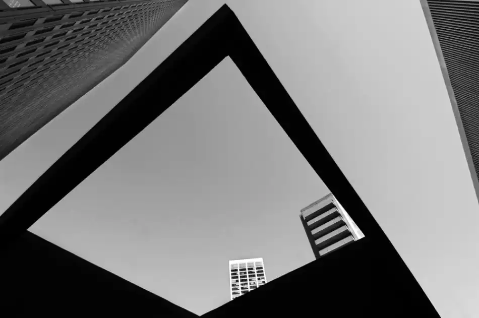 Kravanja, Jure: Dovnitř a ven