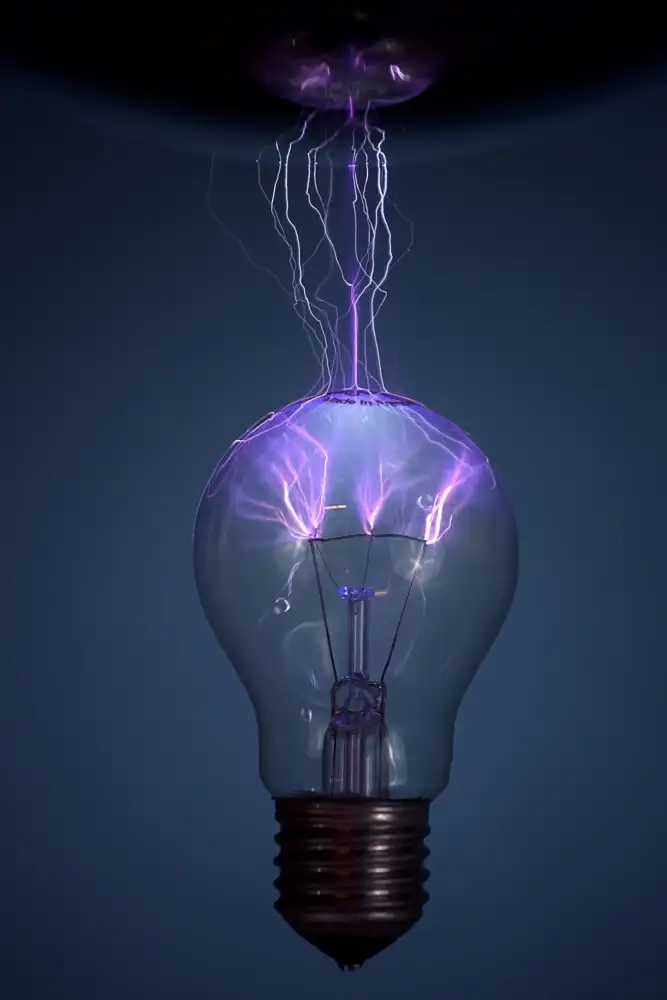 Augusteijn, Lex: Light(ning) bulb