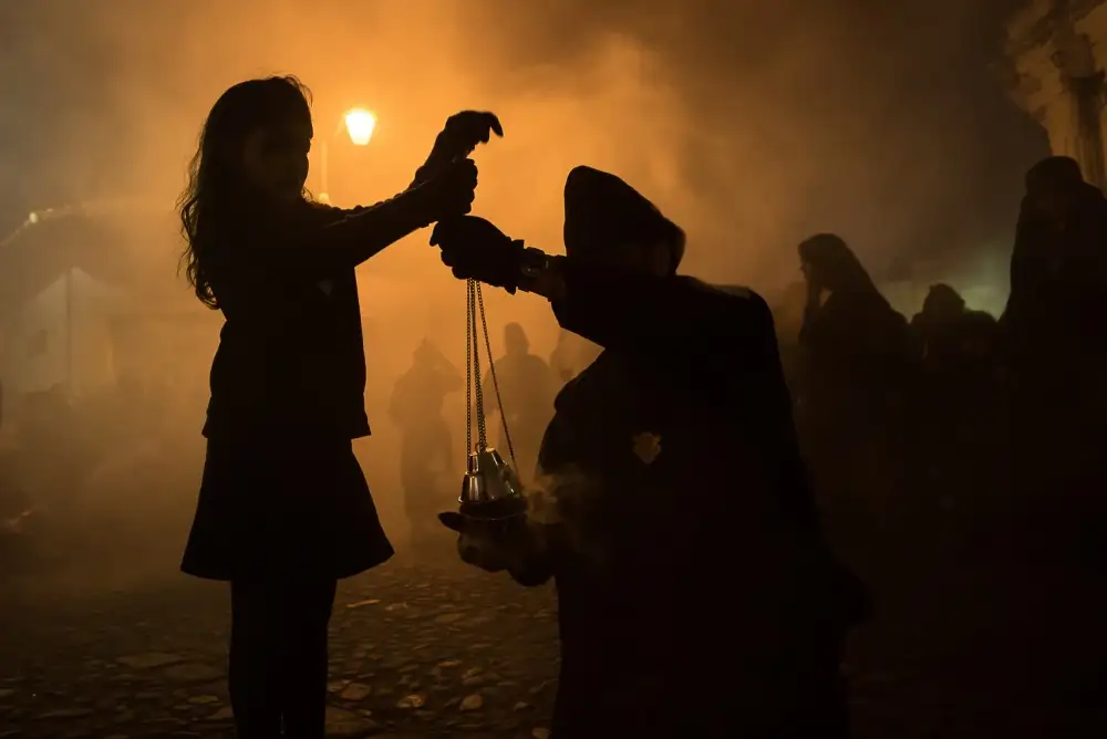 Forns, Alfred: Preparation for procession