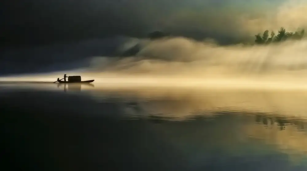 Zhu, Hua: Fog Sprinkle the East River