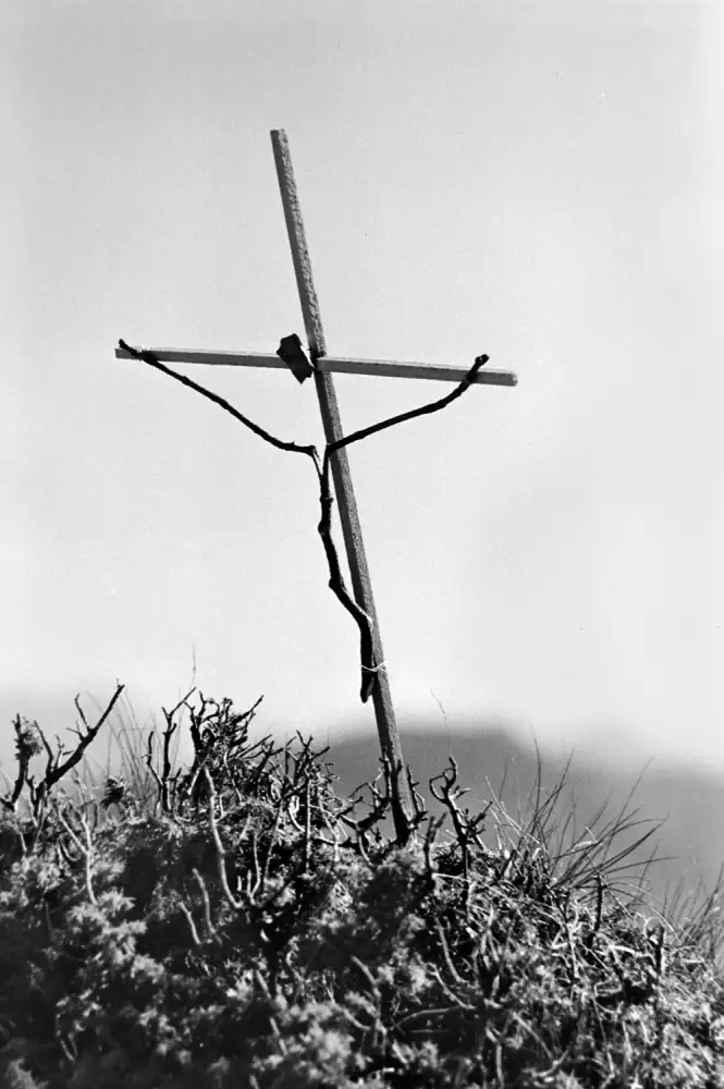 Stefan, Jacek: The cross in the mountains (Tribute to C.D.Friedrich)