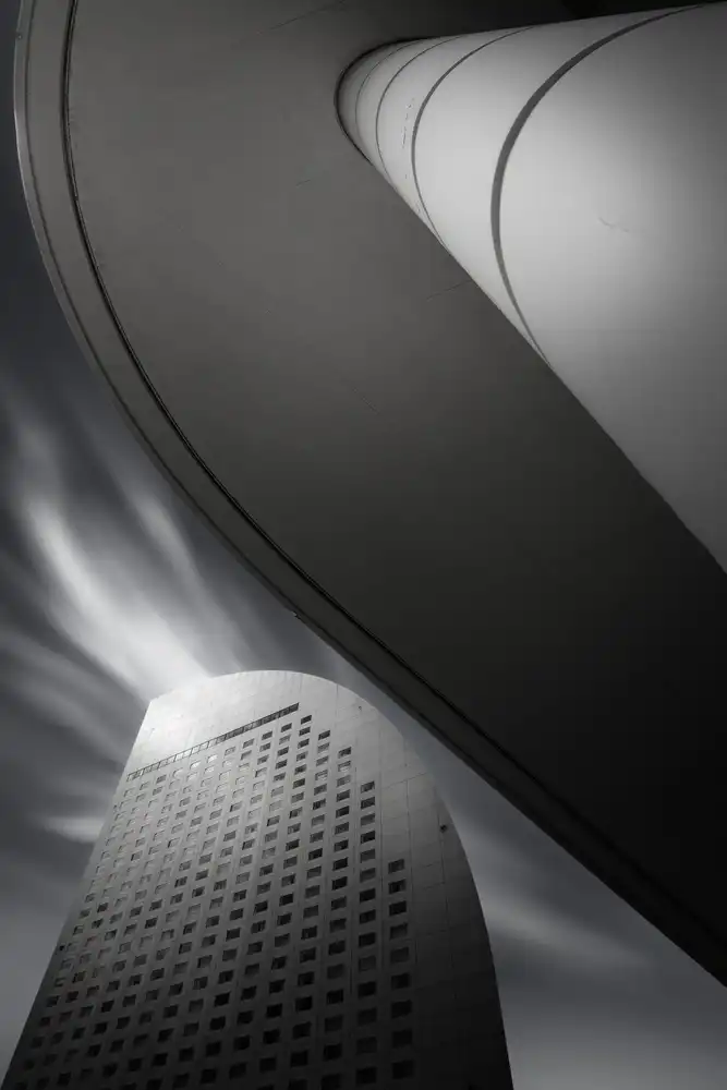 TAKAUE, Akira: Portale curvilineo