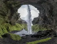 Kort, Bragi: Hidden waterfall
