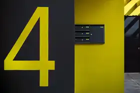 Wride, Linda: Living at No 4