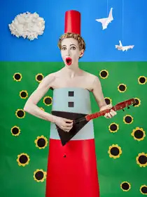 Photographer: The balalaika singer