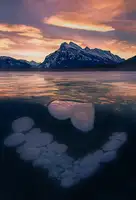 Xu, Leah: Ice Bubbles in Vermilion Lakes