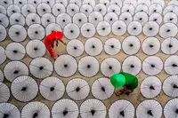 Naing, Tun Win: Making Umbrellas in Myanmar