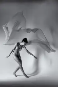 Ding, Sunny: Dancer and virtual shadow