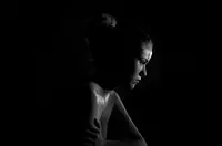 HAZNEDAR, Beheşti M.: Woman in the dark..