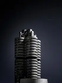 roeder, lisa margit: The very famous power tower