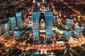 Lixuedong｜LC: 东方之门