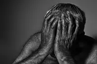 Moshavash, Pirouz: Sad old man