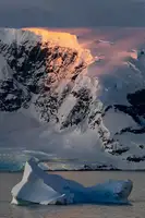 Ren, Chuanxu: The warm sunshine on snow mountain