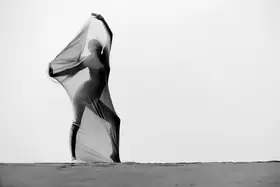 Raga, Gil Joan: Rebecca in the dune