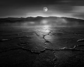 Lu, James: Moonrise Death Valley