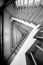 konglingming: Triangular spiral staircase