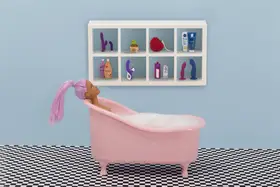 Ramiro, Julia: Fun At Bath 2.3