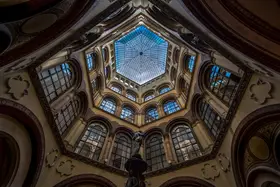 Jabeen, Rana: Hexagon