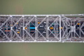 Ronnie, Khan Azim: Howrah Bridge