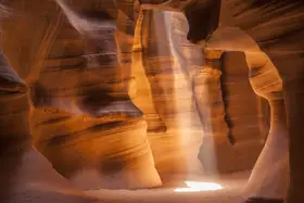 Viola, Melanie: ANTELOPE CANYON Gorgeous Lightbeam