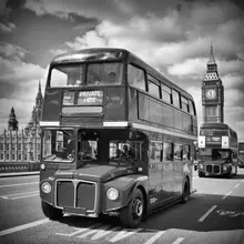 Viola, Melanie: LONDON Classical Streetscene